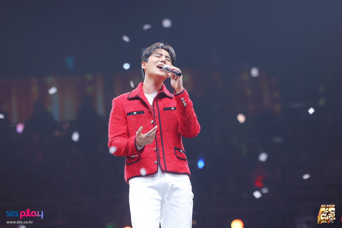 📍2025 SBS 가요대전🎅

영케이 (YoungK) 현장포토📸

MORE🔗 programs.sbs.co.kr/enter/2025sbsg…

#가요대전 #SBS가요대전 #2025SBS가요대전 #2025SBSGAYODAEJEON #영케이 #YoungK <a href="/day6official/">DAY6</a>