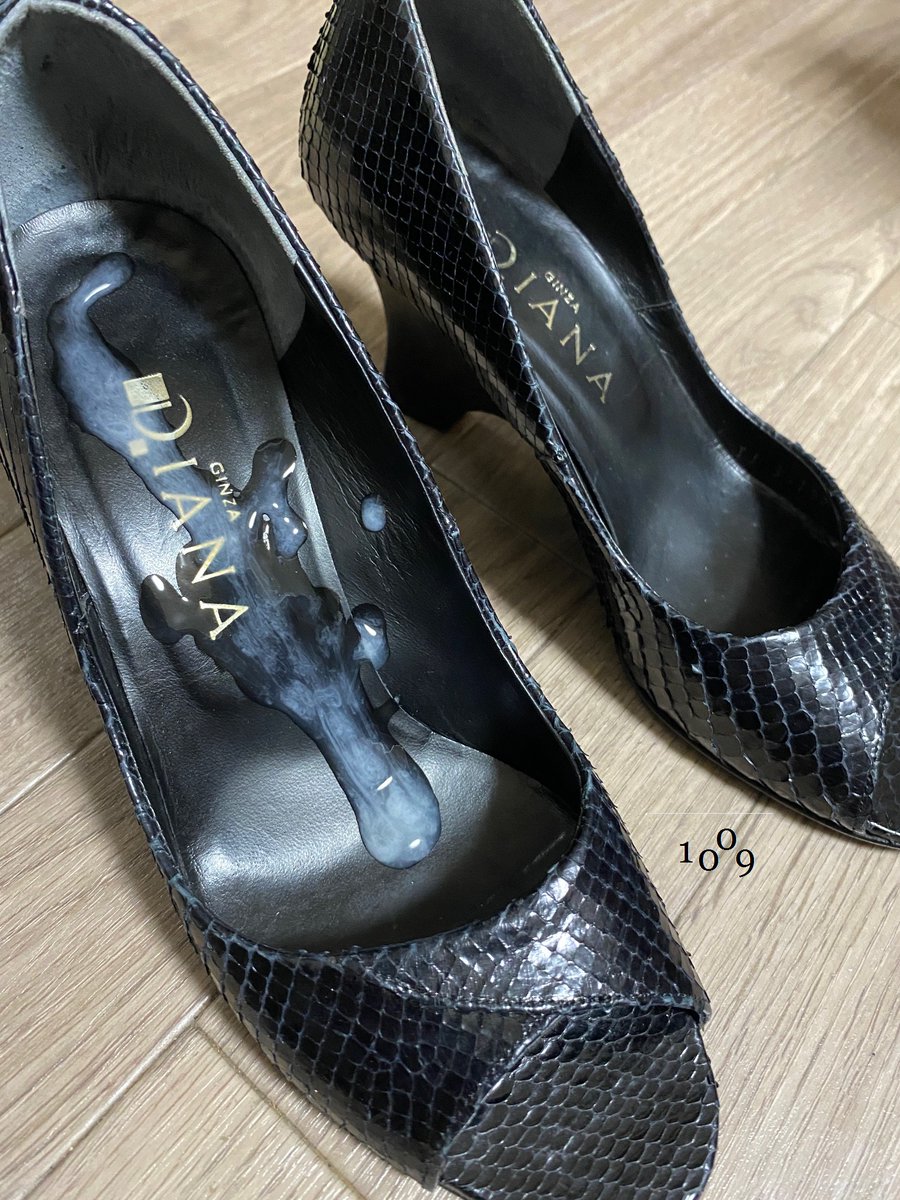 貼り納めは人妻事務員のDIANAミュールで。
＃靴ぶっかけ
＃shoecum
#fetish　
＃DIANA
＃BUKKAKE