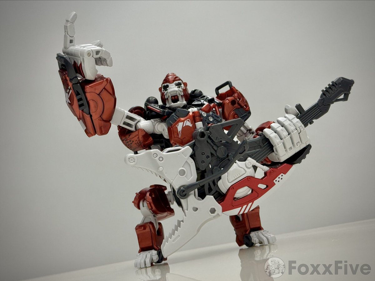 Hit em with the ax or bass? @52ToysBeastBox #52toys #beastbox