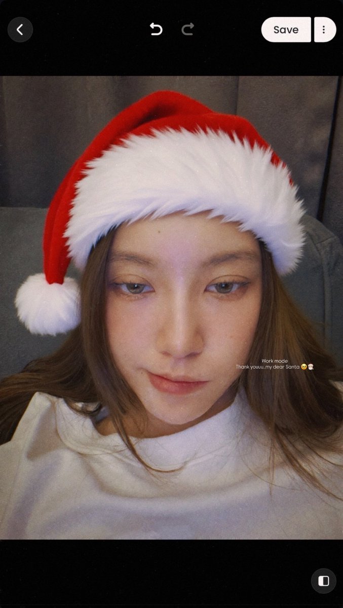 Npamtan's tweet photo. Work mode: ON. Much love, 𝖲𝖺𝗇𝗍𝖺. 🥺🎅 https://t.co/YCXc4uQcEy