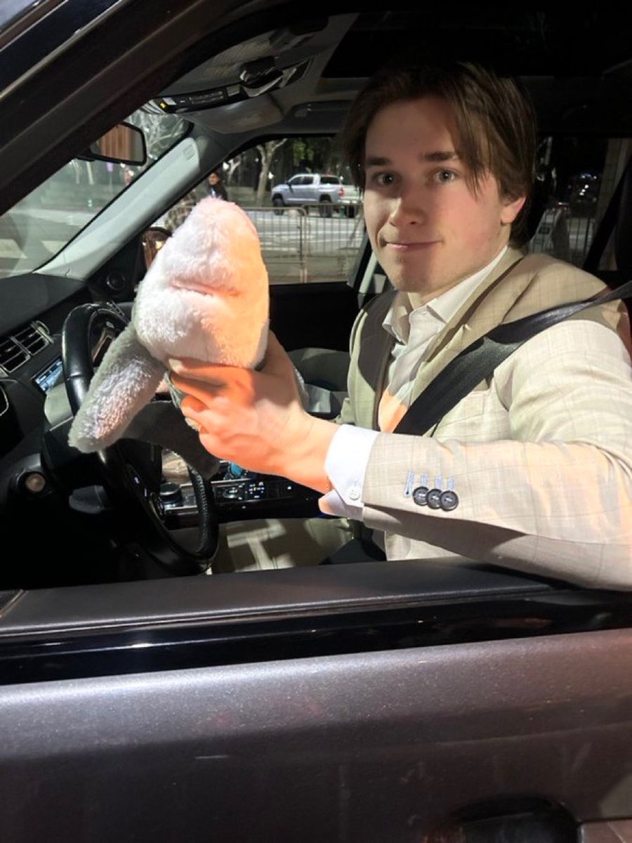 saintplush's tweet image. idk how to explain it but every pic of mack is so meep-able