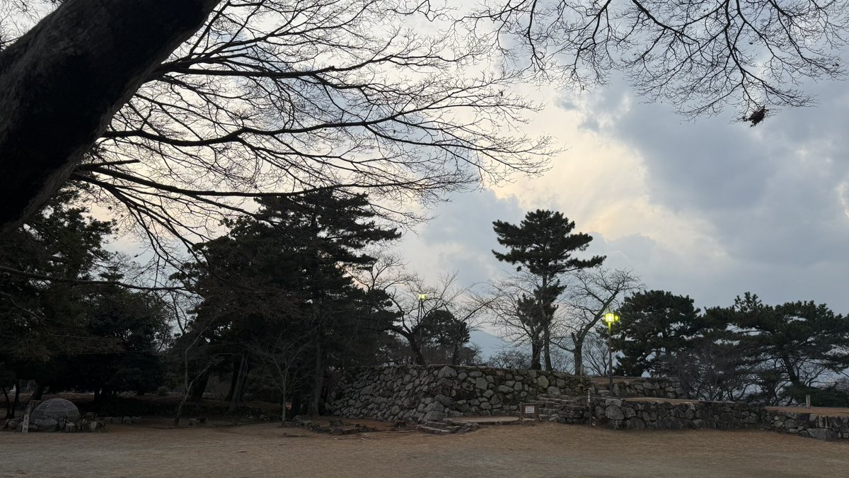 新幹線遅延で予定変更
今夜はきっと暗くて見れない松坂で途中下車