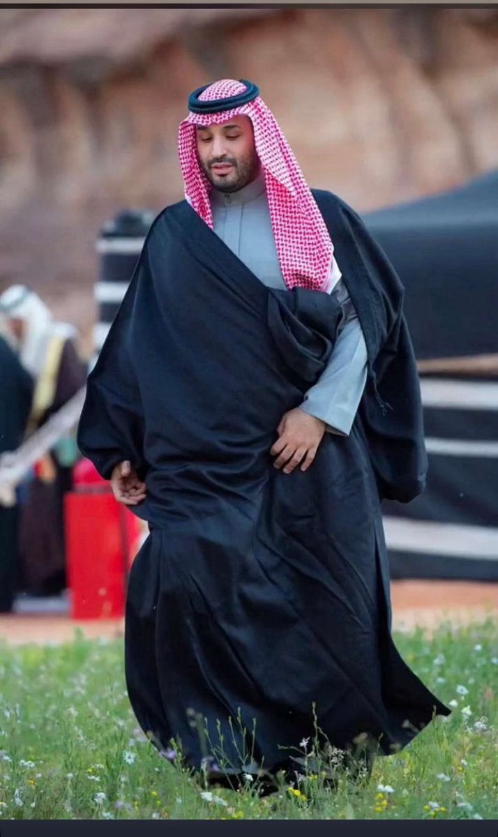 محمدُ بنُ سلمانَ إذا العُلا نُطِقَتْ

   قالتْ: هنا العزمُ، هنا الإقدامُ

رعاك الله سيدي وسدد خطاك 

#ولي_العهد_الأمير_محمد_بن_سلمان 
#السعودية_العظمى 🇸🇦🤍