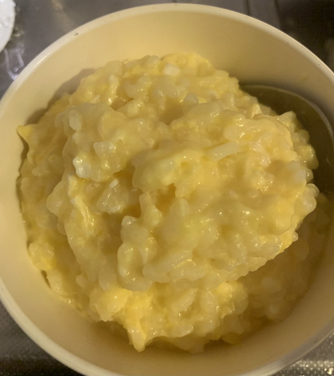 ご報告遅くなってしまいましたが、ようやく回復しました！
皆様ご心配お掛けしてすみませんでした。
食中毒、正直人生で1番キツイ2日間って感じでした。一日中ずっと39度で動こうが動かまいが関係なく嘔吐感、腹痛、悪寒、頭痛、手足の痺れ、等色々なコンビネーションで笑
今朝たまご粥を食べれた！🥚