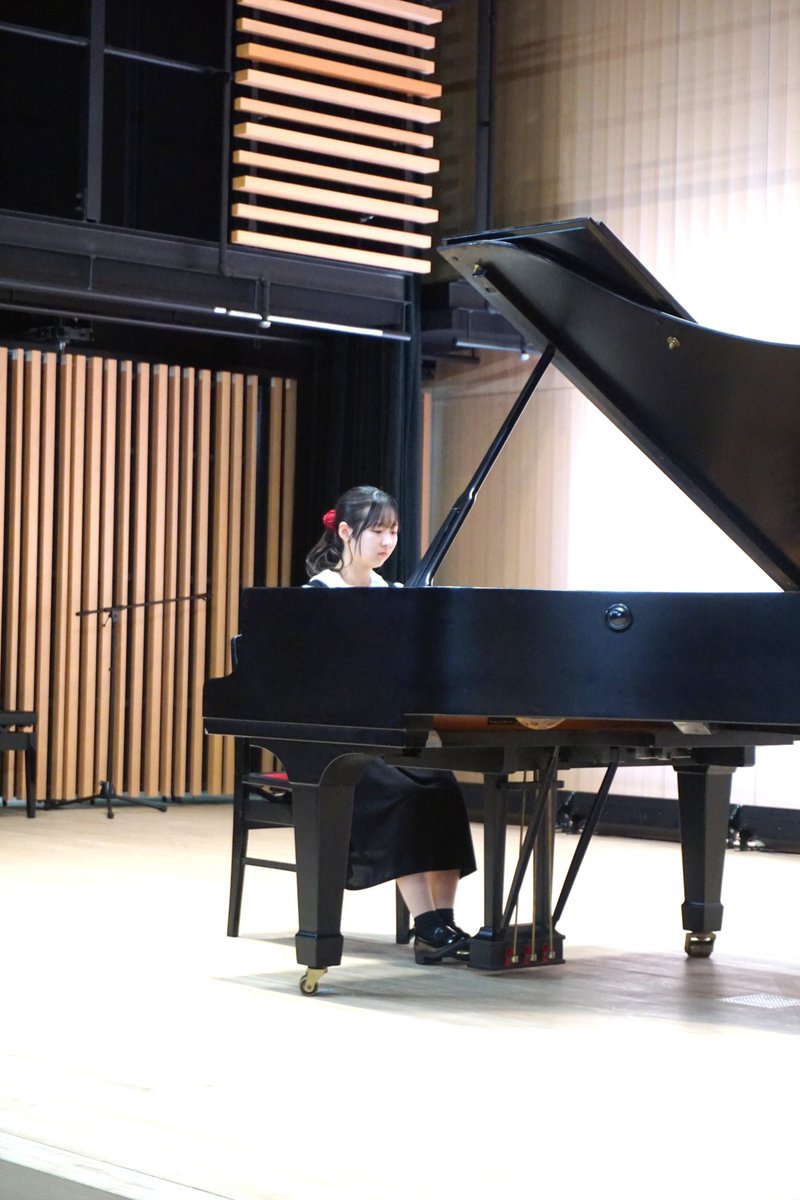 MusicTree_Nara's tweet photo. 12/21,27「第16回ミニコンサート(生徒発表会)」
が終了しました👏

ピアノ・ヴァイオリン・ヴィオラ・チェロ教室より63名が
・ソロ演奏
・アンサンブル
・合唱
練習の成果を発表しました。

18年ぶりの12月開催の発表会で「クリスマス会」のようなアットホームで温かい時間にしたいと企画を進めました https://t.co/6QNqkqcoD4