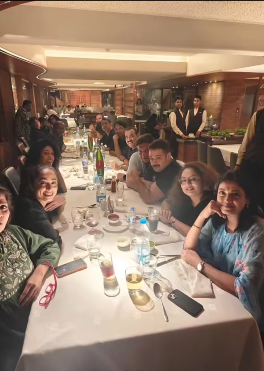 sahilsalvi33456's tweet photo. #CID2

Season 2 has ended with giving us the good memories and 2025 has come to end. ❣️🙌🏻

Time to make new memories with season 3 in 2026 with our OG team. 🧿✨🤍

#BringBackCIDSeason3 #CidReturns #ACPPrasyuman #Daya #Abhijeet #Sachin #Shreya #Pankaj #Purvi https://t.co/pYTPCPw5SW