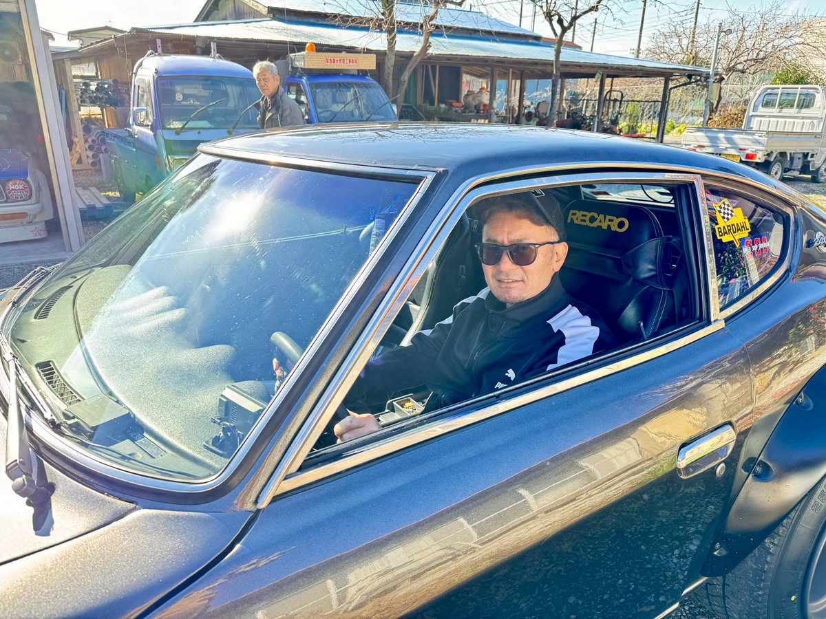 yasaimeijin0240's tweet image. 今年最後のZの出動は、レーシングプロジェクトバンドウ、SUPER GT 500クラス19号車のマサ監督とご一緒させていただきました。😊みらいのために！共感します。😊
#s30z #240z #supergt #レーシンプロジェクトバンドウ #19号車