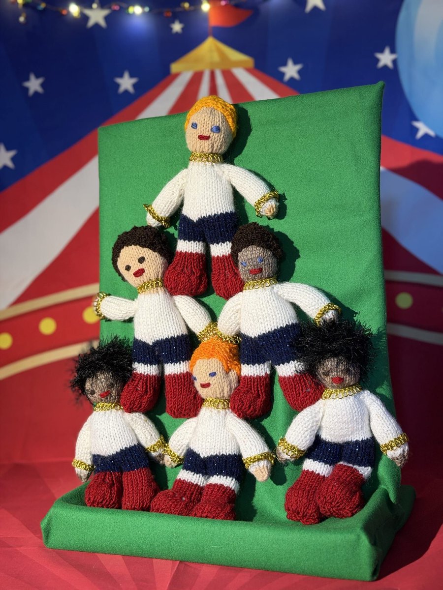 🎪 "The Christmas Circus is in Town" trail is on NOW!
Can you find Tumbles, the team of acrobats?
Find all 23 in Hertford shop windows. Complete the trail &amp; enter to win a prize! Map: buff.ly/6T3YKgJ
Love him? Bid for him here: buff.ly/47whWhy 
<a href="/HertfordTC/">Hertford Town Council</a>