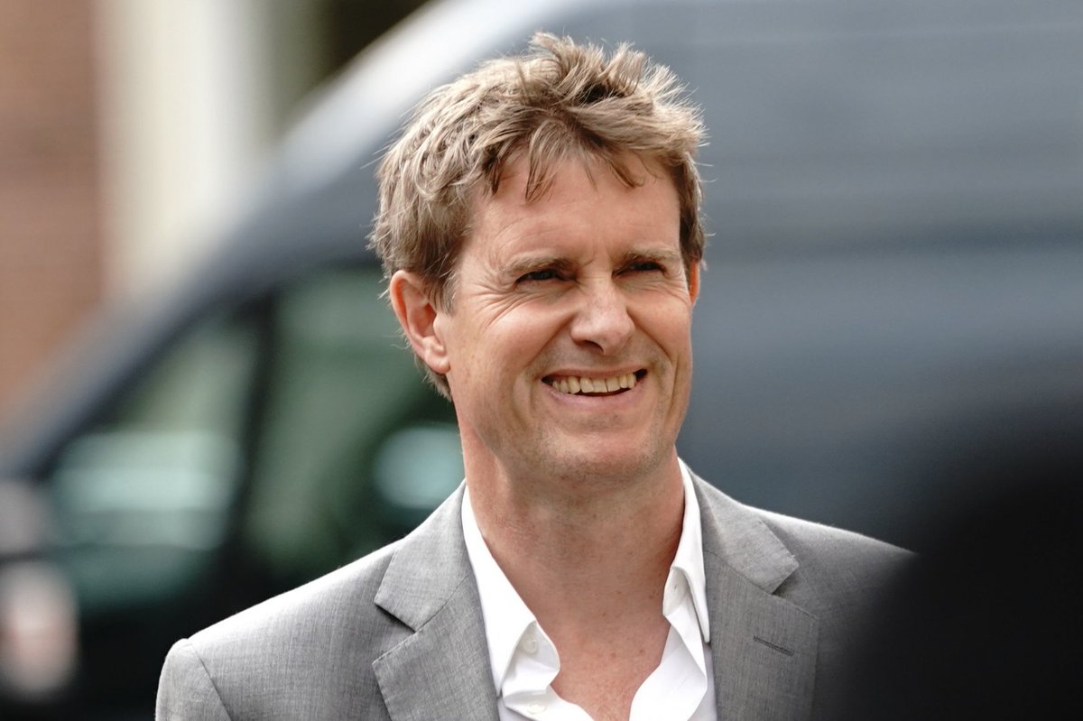 BBCRadioStoke's tweet image. Former #Stoke-on-Trent MP Tristram Hunt  has been given a knighthood for services to museums. Sir Tristram played a part in saving the historic Wedgwood Collection when he was Labour's MP for Stoke Central
In 2017 he became Director of the Victoria and Albert Museum in London.
