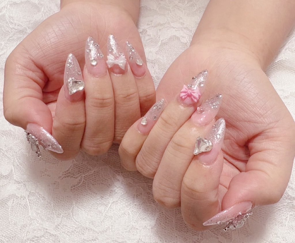 XVcDI's tweet image. 友達にしたネイル^ᴗ.ᴗ^♡