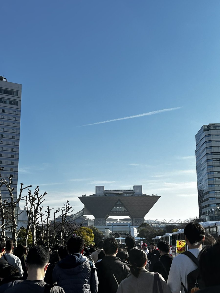 #C107
8年ぶりのコミケ。
午後入場だと思って油断してました。