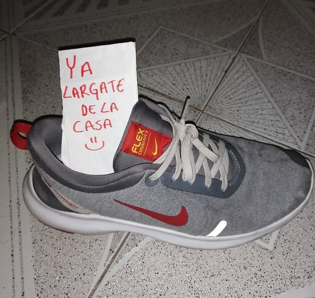 #Reyes #ReyesMagos #regalosreyes 

No me trajeron lo que pedí raza...

😭