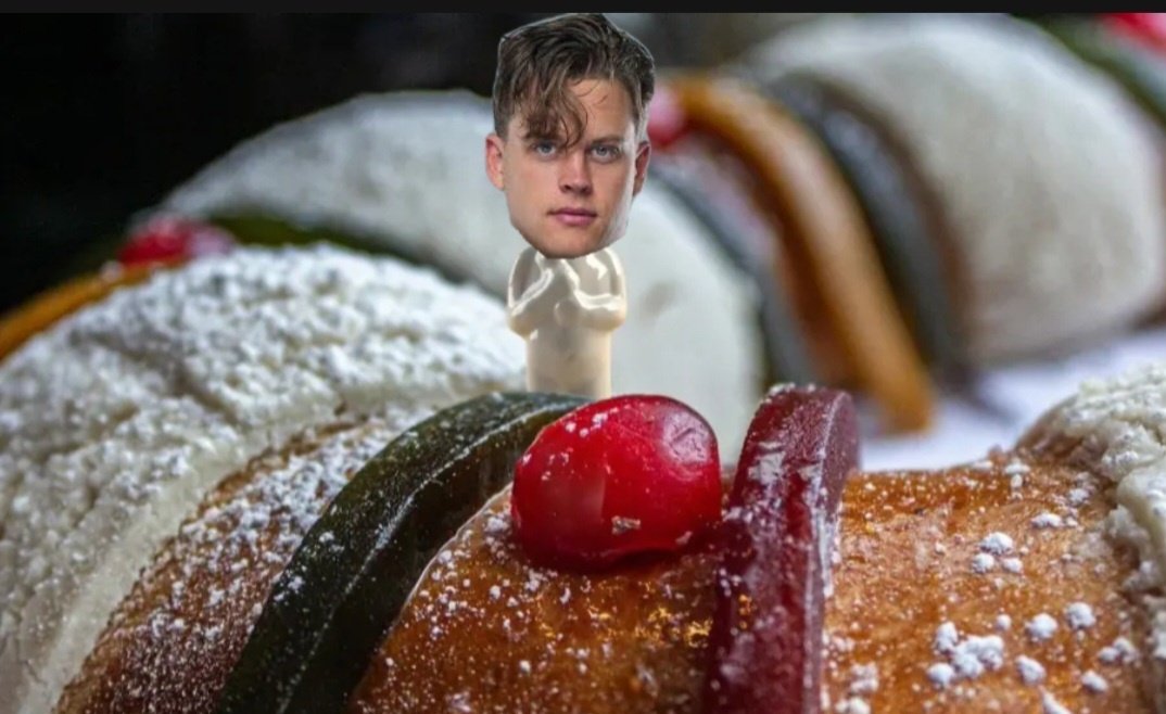 👑 #NFLovers ¡Feliz día de #ReyesMagos !

✋🏻 Levante la mano ¿A quién le salió el muñequito en la rosca? 
#felizdiadereyes 👑