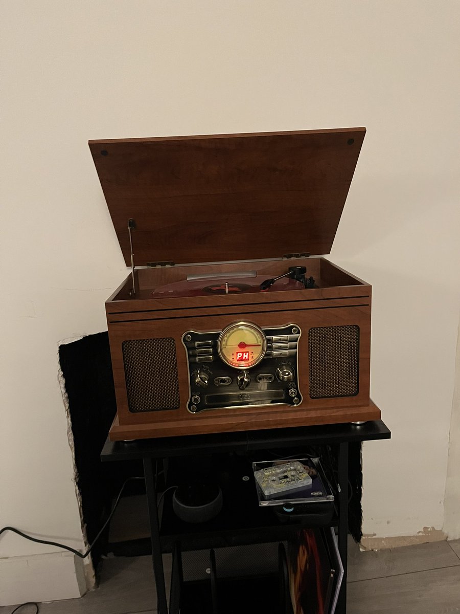 KyronIsGaming's tweet photo. Got my first ever turntable today which also has a cd and cassette player.

I’m quite happy with it, all aspects sound good. https://t.co/45ifI9aZN6
