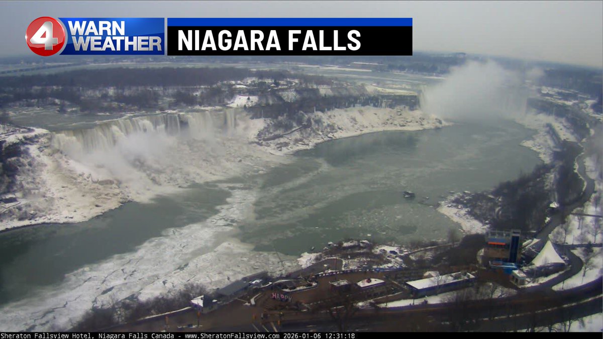 Looks like <a href="/NYPAenergy/">NY Power Authority</a> crews are taking advantage of the milder temps and light ENE wind to install the #iceBoom this afternoon.  This is much later than usual and the amount of ice in the river reflects this.  Lake Erie is at 33% ice coverage as of 1/5/26
#News4Buffalo #4WarnWX