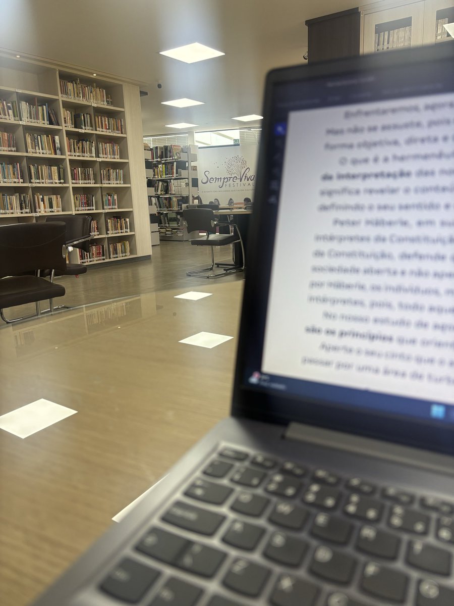 thebraintt's tweet image. Voltando a estudar na biblioteca municipal aqui na minha região feudal. 
Bom variar ambientes e relembrando tempos de outrora. 📖