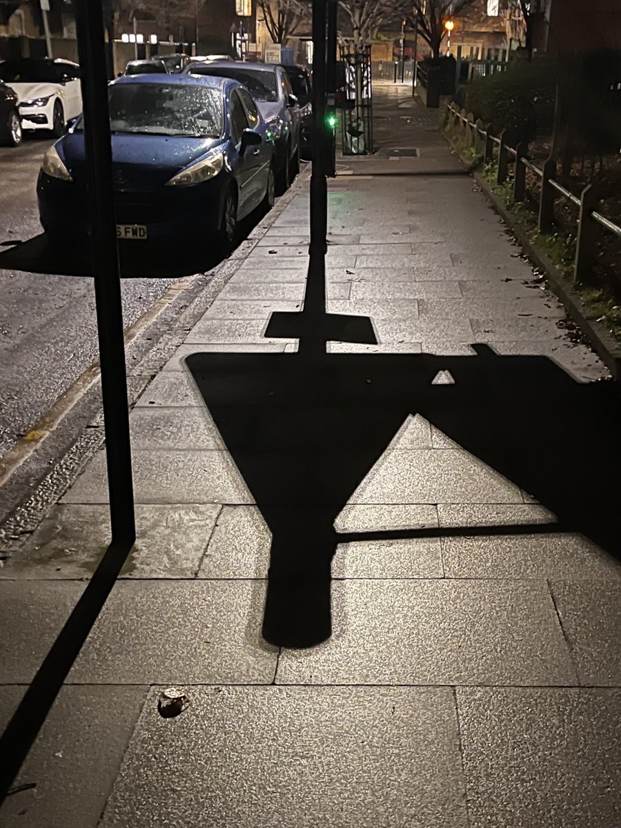 stanpinestan's tweet image. Am I losing my mind or is that bill cipher on the pavement