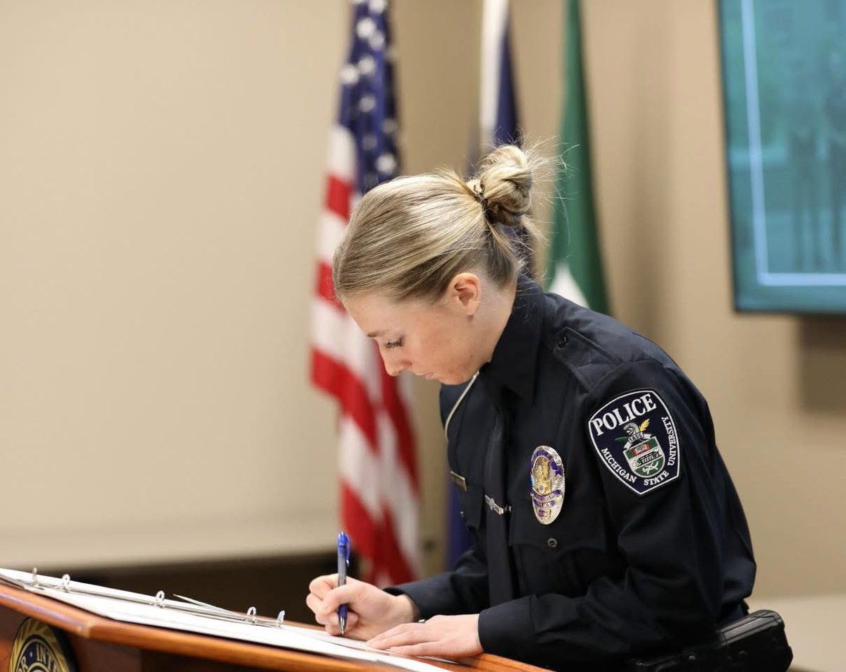msupolice's tweet image. Today we proudly welcomed Officer Sarah Hubbard at her Police Officer Swearing‑In Ceremony.  A graduate of the 110th Mid‑Michigan Police Academy, Sarah brings dedication, valuable experience, and a deep connection to the MSU community.

Born and raised in Macomb, she later moved…
