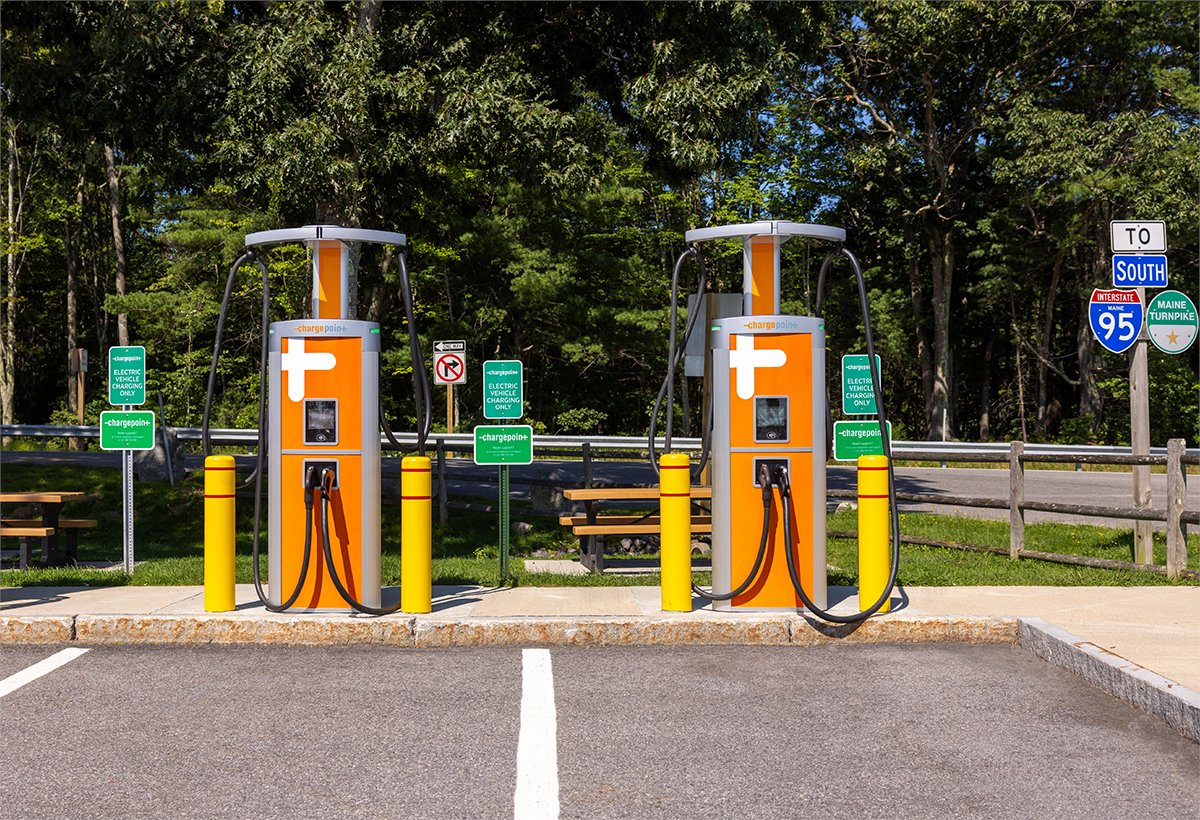 The Ohio National Electric Vehicle Infrastructure (NEVI) Charging Rebates program is now open. This program offers up to 80% of eligible project costs to install DCFC at qualifying sites.  Learn more at: zurl.co/BYuPm