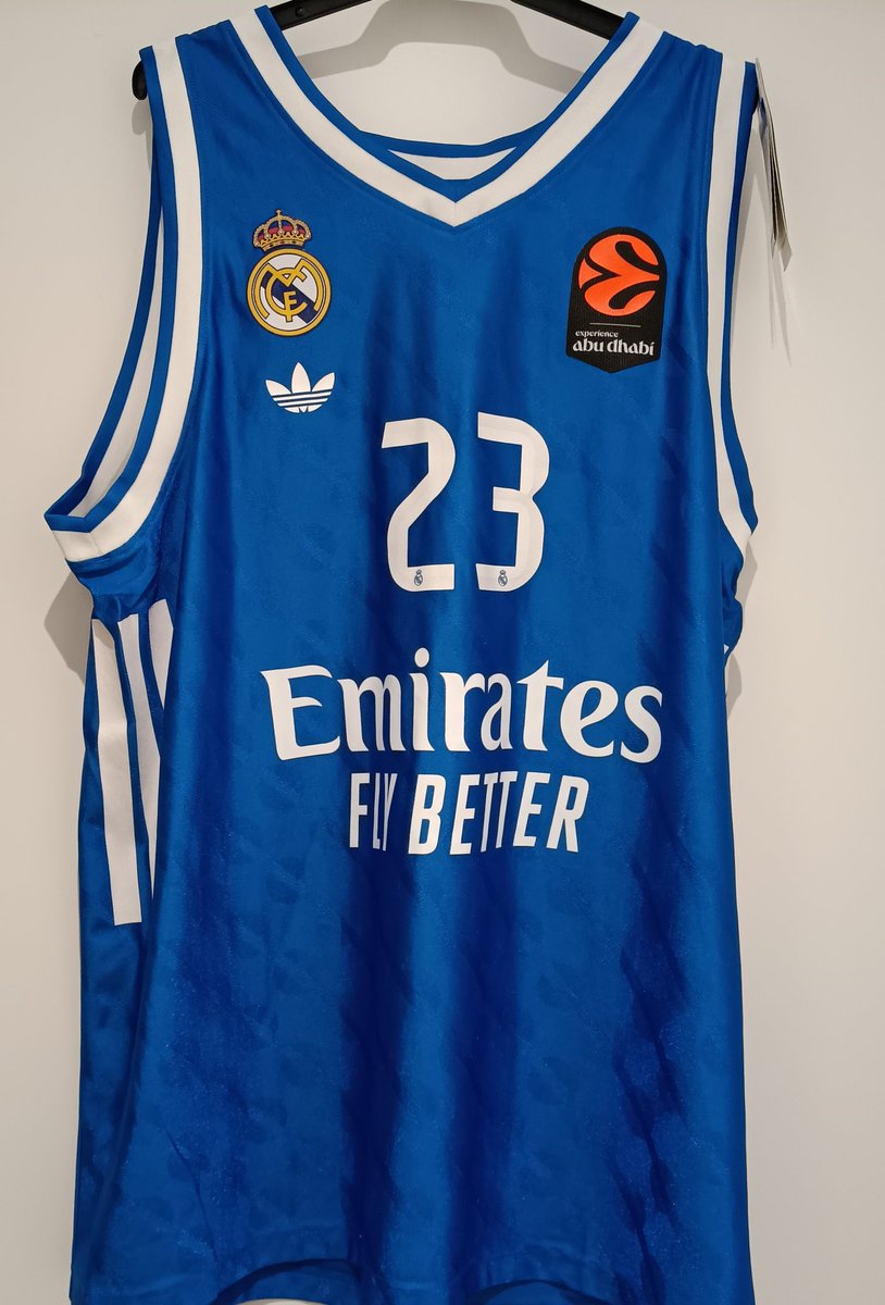 JaviKN's tweet image. Pedí un traje de superhéroe a los Reyes y esto me han traído🙌🙌🙌🙌....Oh Capitan Mi Capitan