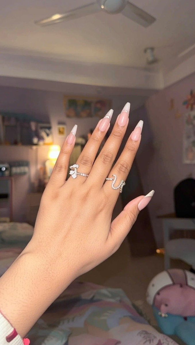 girlthatcode's tweet image. New nails