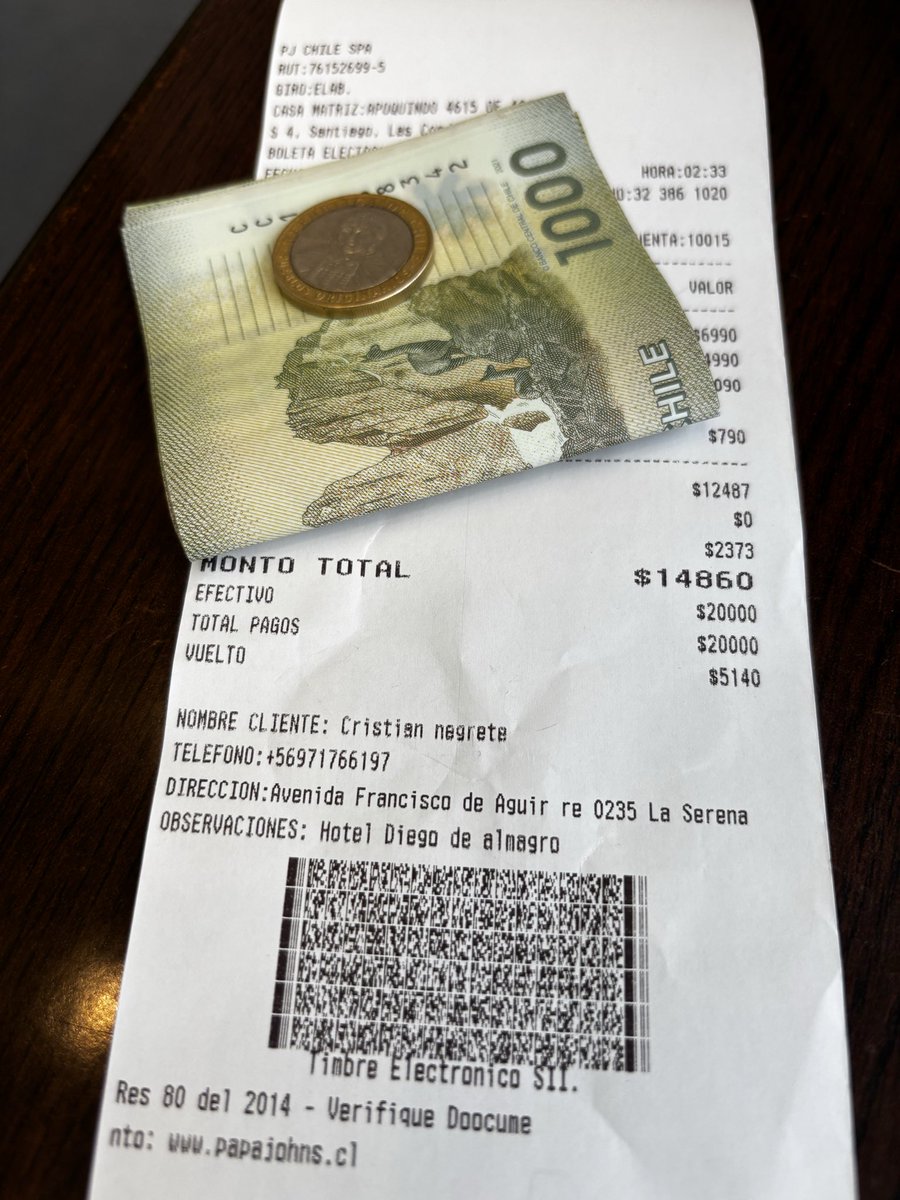 chris_dcr's tweet photo. @papajohnschile consulta es normal que sus trabajadores queden debiendo vuelto y sin siquiera preguntar ? Adjunto boleta y vuelto entregado. No me molesta son 40 pesos pero sin avisar ? Sin decir que no tienen las monedas de 10 ? Al fin y al cabo es dinero que me pertenece https://t.co/5pzhk3hZoR