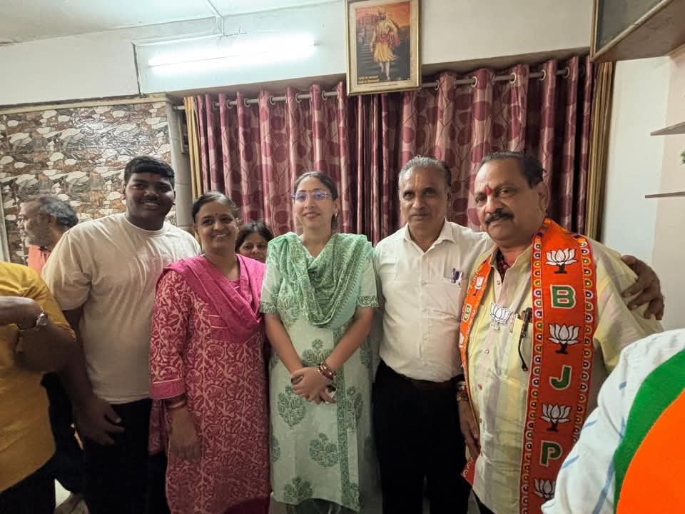 snehadubepandit's tweet photo. 🪷भाजपा-महायुतीला साथ म्हणजे वसई विरार शहराच्या विकासाला साथ !🪷

 #MissionVVCMC2026 #प्रचार #भाजपा #महायुती #MLA #SNEHADUBEPANDIT #VASAI https://t.co/kccc6KhJ19