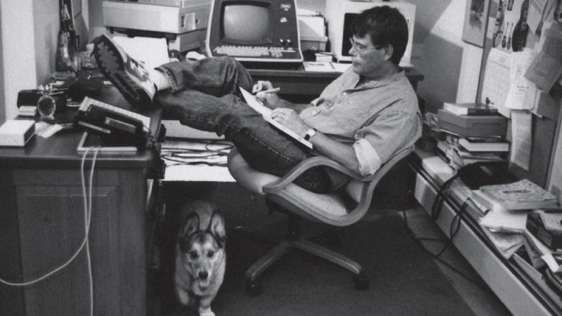 AlexAndBooks_'s tweet image. "Books are the perfect entertainment: no commercials, no batteries, hours of enjoyment for each dollar spent. What I wonder is why everybody doesn't carry a book around for those inevitable dead spots in life."

–Stephen King