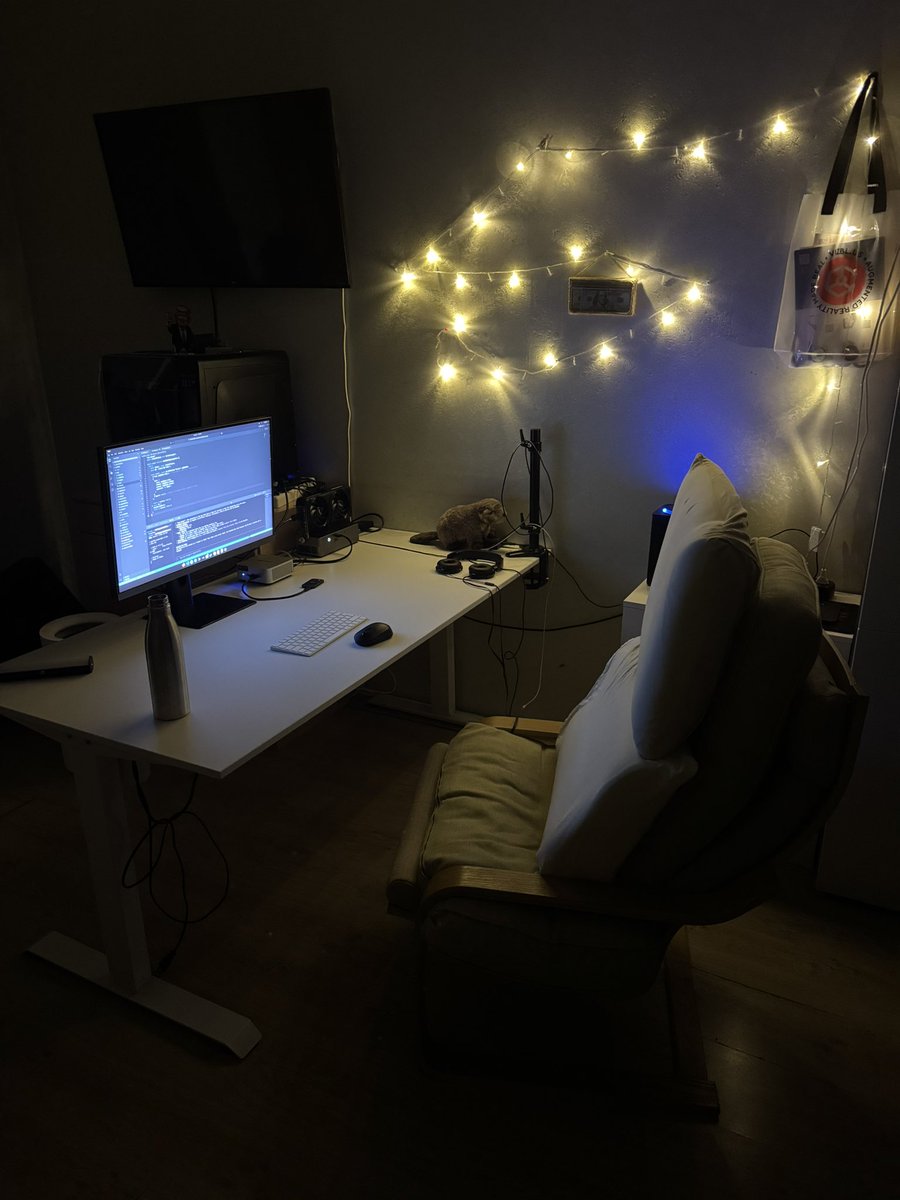 This is how the highest level of cybersecurity engineer’s life looks like )