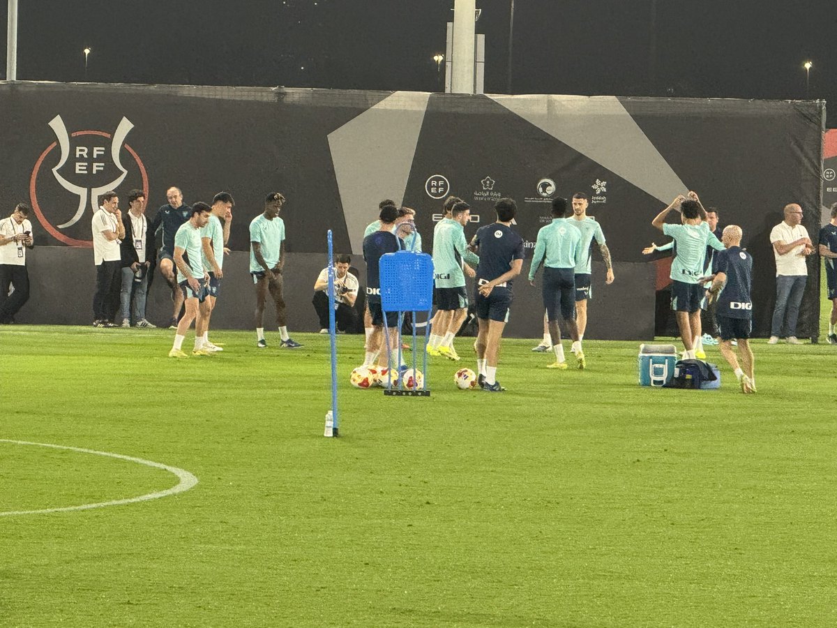 sports_tourism_'s tweet image. صور من تدريبات #أتلتيك_بلباو 
#السوبر_الإسباني
#برشلونة_بلباو