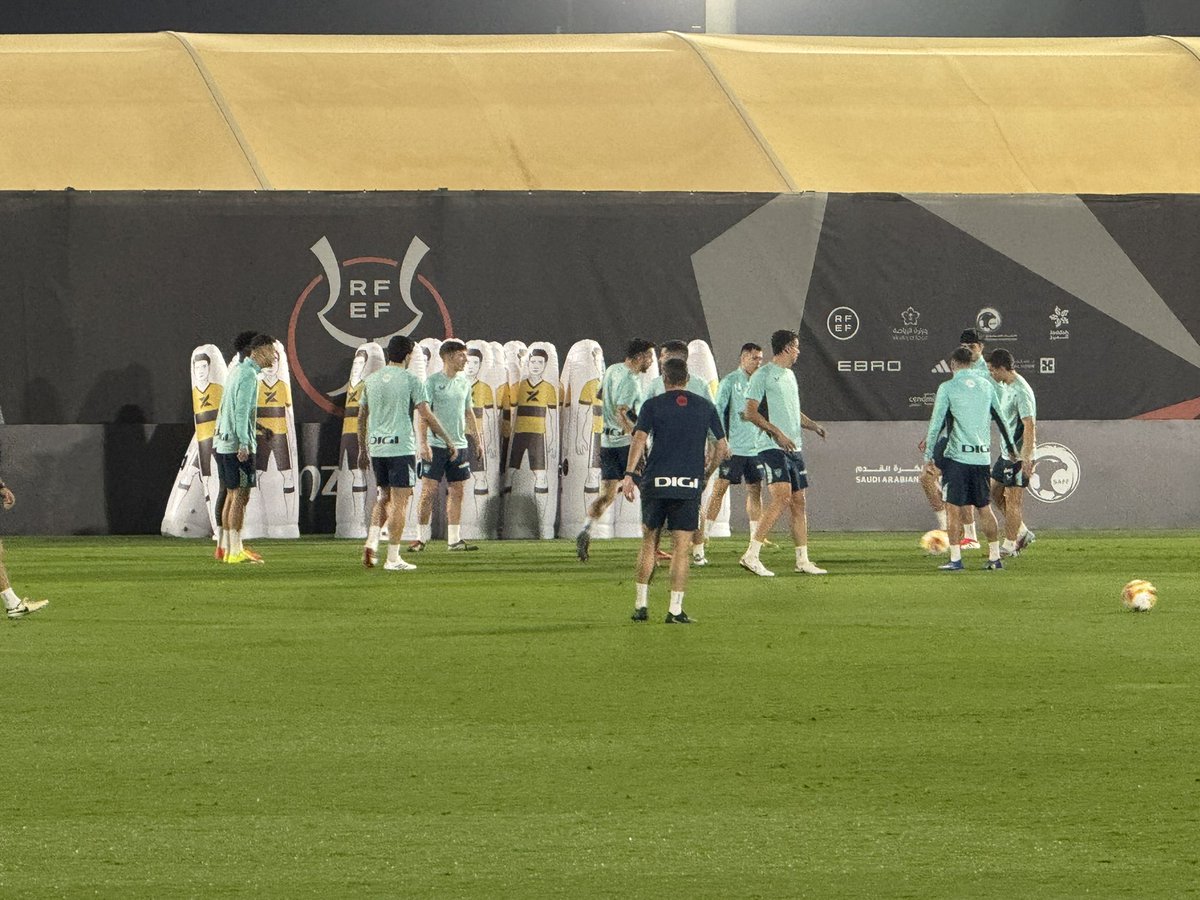 sports_tourism_'s tweet image. صور من تدريبات #أتلتيك_بلباو 
#السوبر_الإسباني
#برشلونة_بلباو