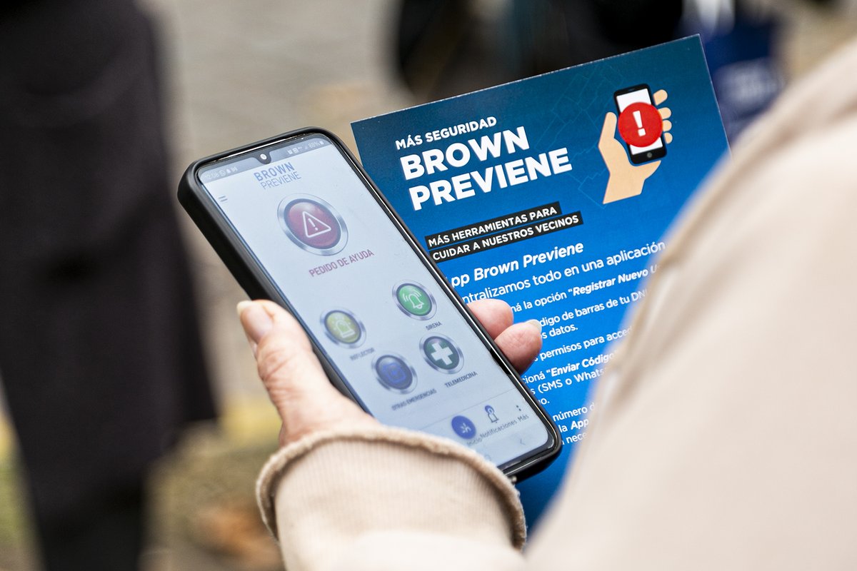 🚨📲 En Alte Brown seguimos sumando herramientas para cuidar a nuestros vecinos, como la aplicación "Brown Previene" con botón de pánico que ya utilizan más de 55 mil usuarios de nuestro querido distrito.

Gracias <a href="/populardiario/">Popular</a> por reflejar este política pública