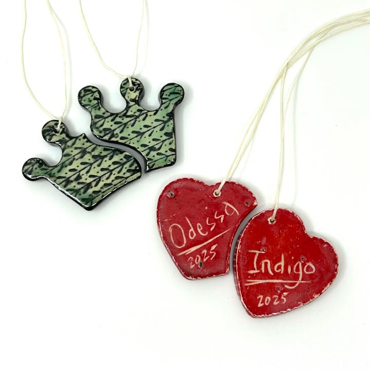 mainefilmcenter's tweet image. Show your bestie how much you care this PALENTINE'S DAY! Forget chocolates, this class and movie combo will leave you both with great memories, and cool interlocking necklaces.
Sat, February 14
📆 watervillecreates.org/shows/palentin…

#TiconicStudios #ClayClass #BestFriends #ThelmaAndLouise