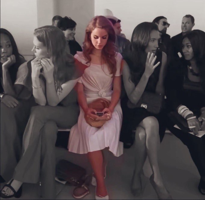 miyarah_'s tweet image. como se siente darte cuenta de que no eres la amiga favorita de nadie