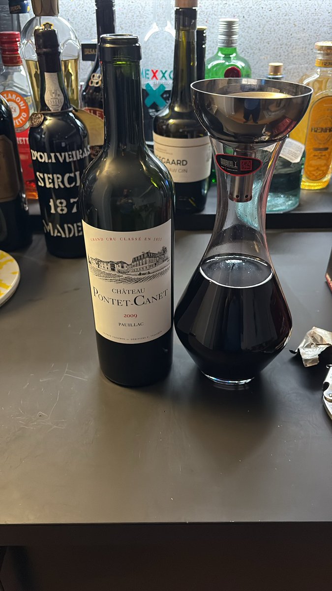 geeivers's tweet image. Trying the 2009 Pontet-Canet this evening.  I’ve read lots of positive reviews on this one #bordeaux #paulliac @pontet_canet