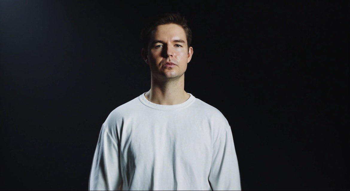 TheCSTimes's tweet photo. OFFICIAL: device has joined 100 Thieves ‼️🔥

100 Thieves are now:
🇳🇴 Håvard 'rain' Nygaard
🇵🇹 André 'Ag1l' Gil
🇩🇰 William 'sirah' Kjærsgaard
🇸🇪 Alex 'poiii' Nyholm Sundgren
🇩🇰 Nicolai 'device' Reedtz https://t.co/uvAqT4CY3w