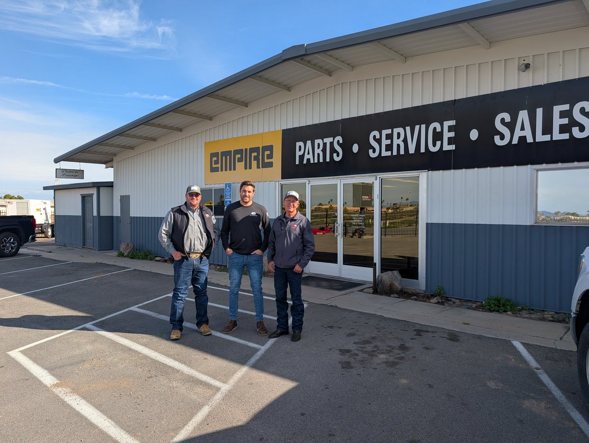 We’re in beautiful, warm, and sunny Blythe, California today visiting our amazing dealer <a href="/empirecat/">Empire Cat</a> ☀️

We’re hosting a FREE lunch for all hay farmers in the area—so stop by at noon and join us! Great food, great people, and great conversations.

We hope to see you there!