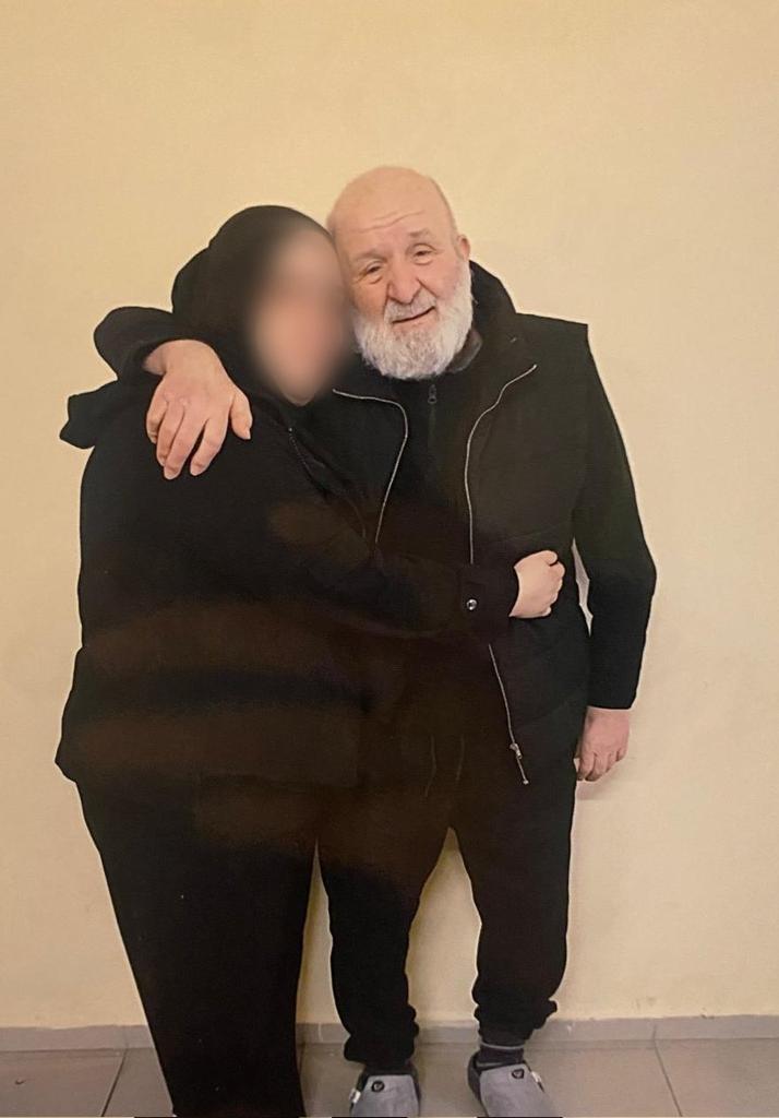 Hiçbir kişisel ihtiyacını tek başına
göremeyen Abdullah Tırpan’a (72) 'cezaevinde kalabilir' raporu verildi..

1 yıldır tutuklu olan
Abdullah Tırpan'ın suçu;

Bankaya para yatırmak
Derneğe üye olmak..

AbdullahTırpana Tahliye