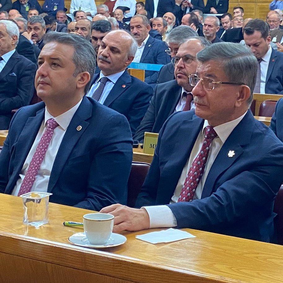 etkilihaberyeni's tweet image. SON DAKİKA | CHP listelerinden seçilen ve Gelecek Partisi'nden istifa eden İstanbul Milletvekili İsa Mesih Şahin, AKP'ye katılacak. (Sinan Burhan)