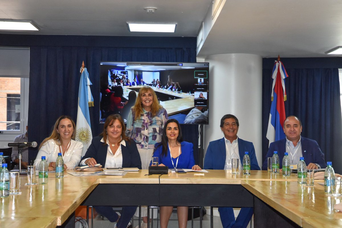 lconectadas's tweet image. #LegislaturasConectadas #Misiones 
👍 Productivo 9no encuentro de las Comisiones
Federales de Legislaturas Conectadas 
🌐 Mas info acá: 
legislaturasconectadas.gob.ar/Prensa/Product…