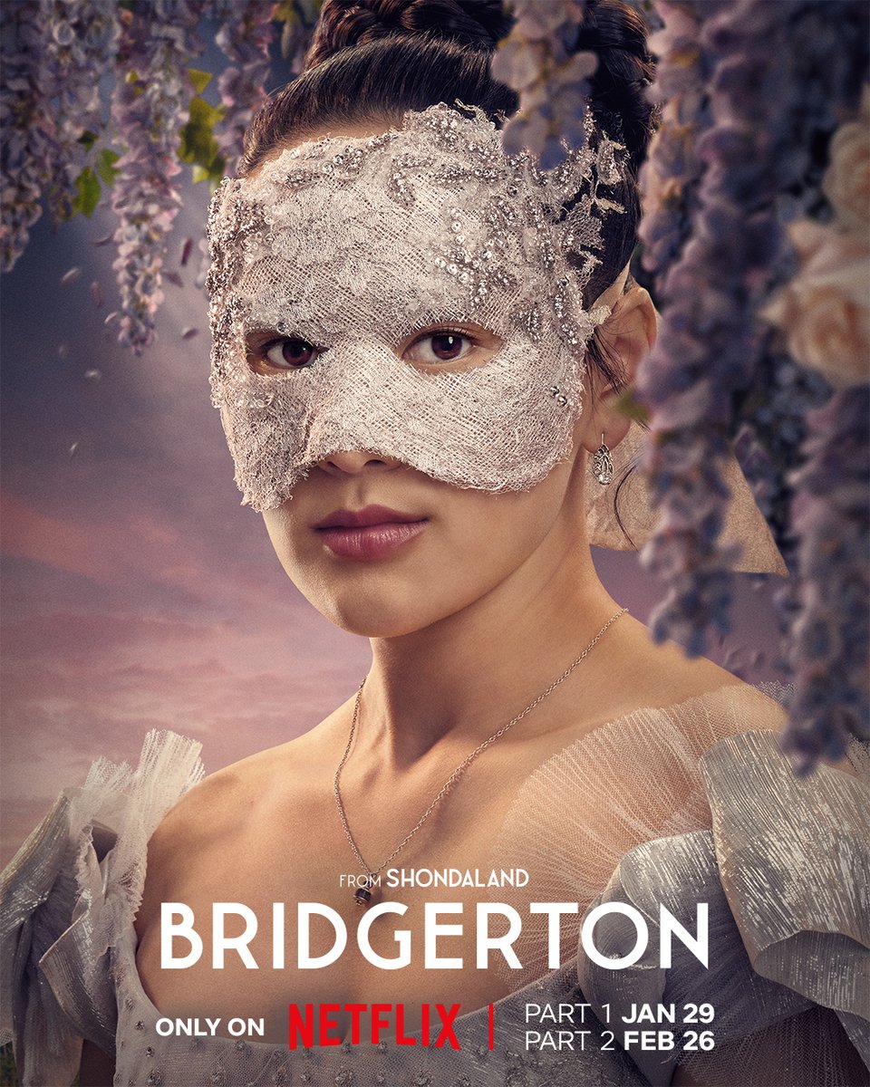 bridgerton's tweet photo. A silver ingenue...for one night only. https://t.co/0OyXQePUJN
