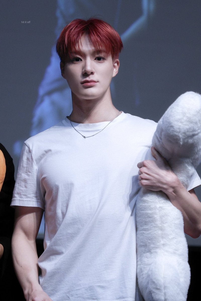 ddinu_'s tweet image. 순하게생긴아이