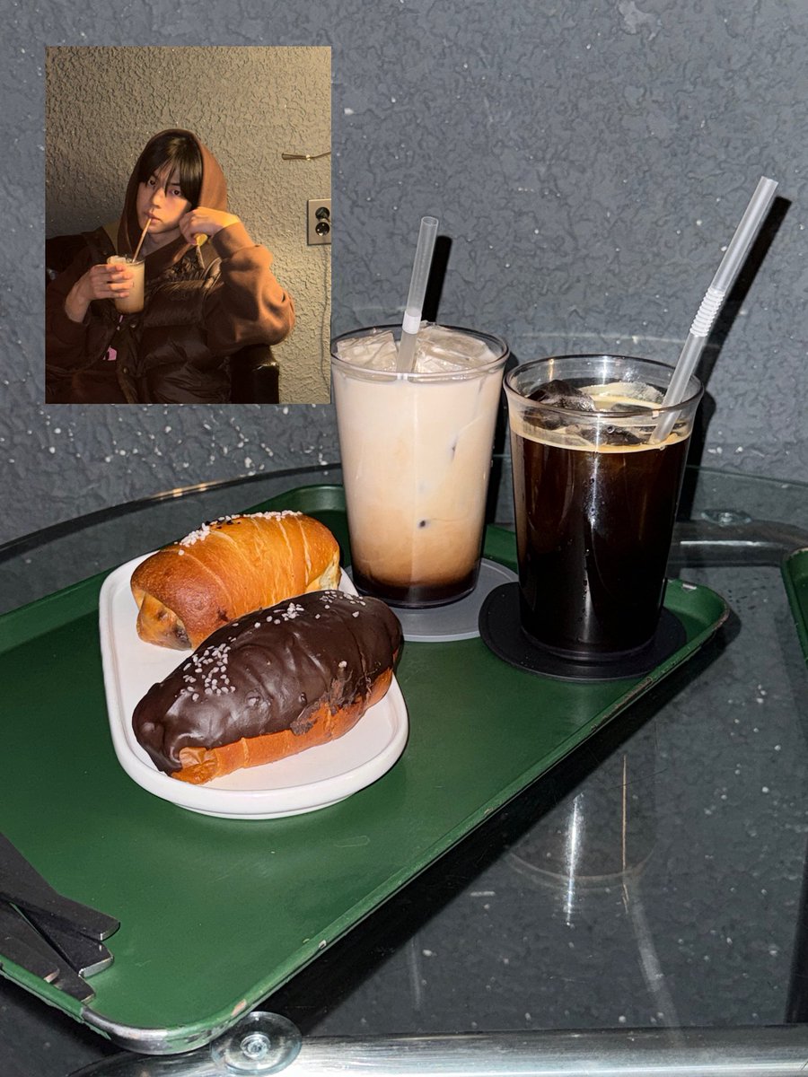 중식 넘 맛있고
도훈이 간 카페 밀크티 추천합니다
도후니도 저거 먹음 !!