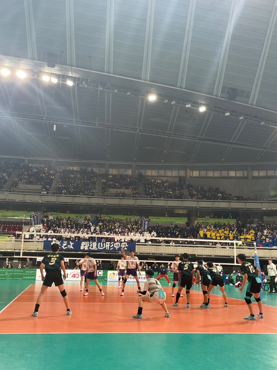 yukotako164's tweet photo. 名電の選手だけでなく、西原、高川学園、徳島科学技術、山形中央、一関修紅、「悔しい」と涙する選手もいるけれど、でも、春高に出たって本当にすごいことで、この先の人生につながる大事な経験。「最高でした！」「めちゃくちゃ楽しかった！」という笑顔が眩しすぎて、たぶん私も若返りました　笑 https://t.co/1jEjGFLYa4
