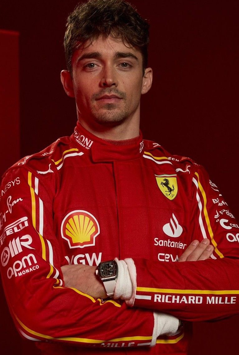 the suits before the hp logo were so beautiful