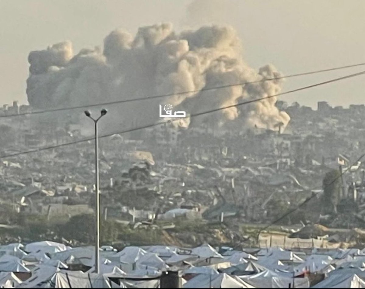 MirMAKOfficial's tweet image. While the Zionist bastards keep you busy on Twitter about Iran, the genocidal Israel 🇮🇱 blew up an entire neighbourhood in Khan Younus yesterday…….