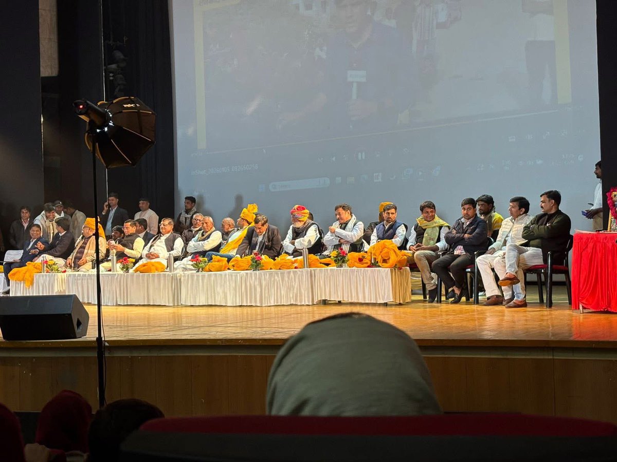 अलवर के प्रताप ऑडिटोरियम में Black And White : Sach  न्यूज़ चैनल की तीसरी वर्षगांठ के अवसर पर आयोजित कार्यक्रम में शामिल  हुआ और चैनल के निर्देशक भाई महेंद्र यादव  जी को सफल तीन वर्ष पूर्ण करने पर हार्दिक बधाई एवं शुभकामनाएं प्रेषित की ।
#Alwar #BlackAndWhiteSach #Journalism