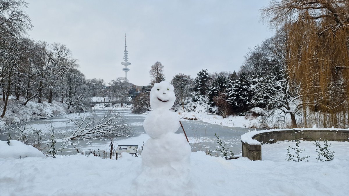 HHguidemelanie's tweet photo. Hamburg im Schnee, Tag 5 ❄️🌟 https://t.co/AR56BNy6Pz
