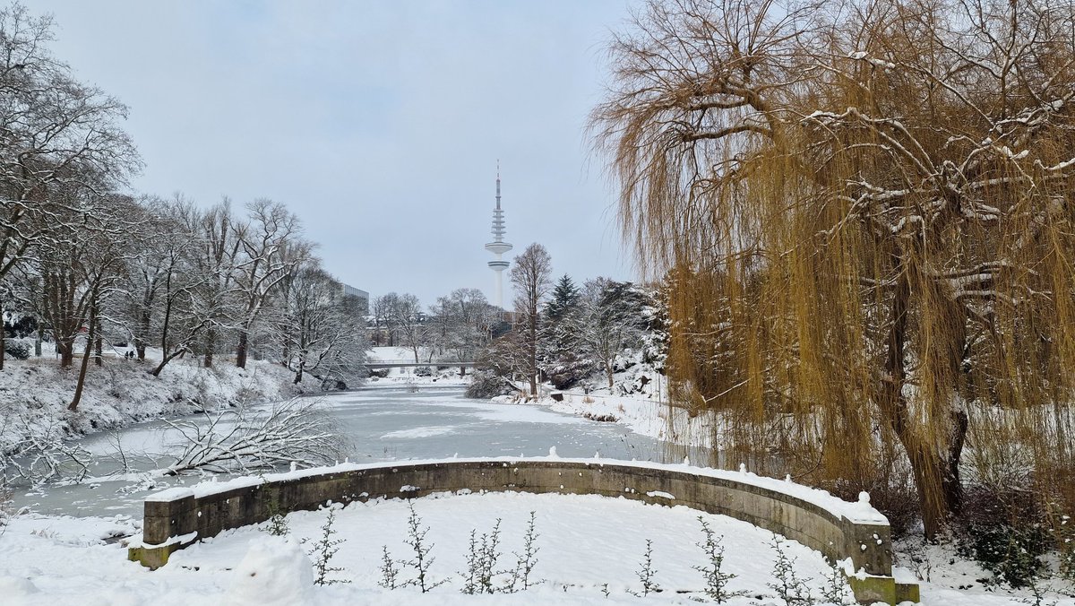 HHguidemelanie's tweet photo. Hamburg im Schnee, Tag 5 ❄️🌟 https://t.co/AR56BNy6Pz