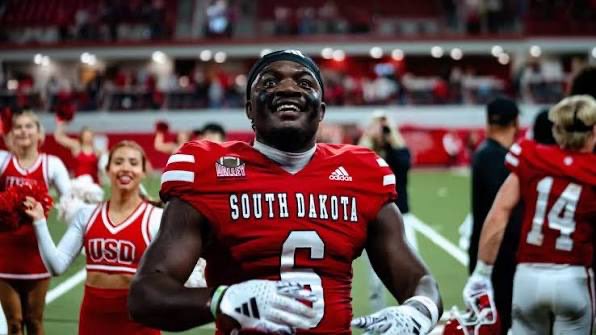 conorrlawlor's tweet image. After a great conversation with @isaiahwalker_9 I am blessed to have received a scholarship offer to the University of South Dakota! @AarManagement